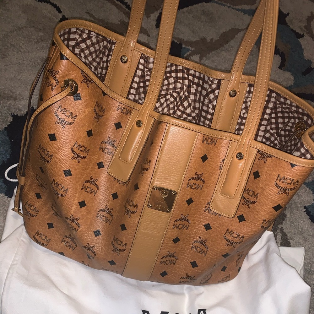 MCM Liz Medium Reversible